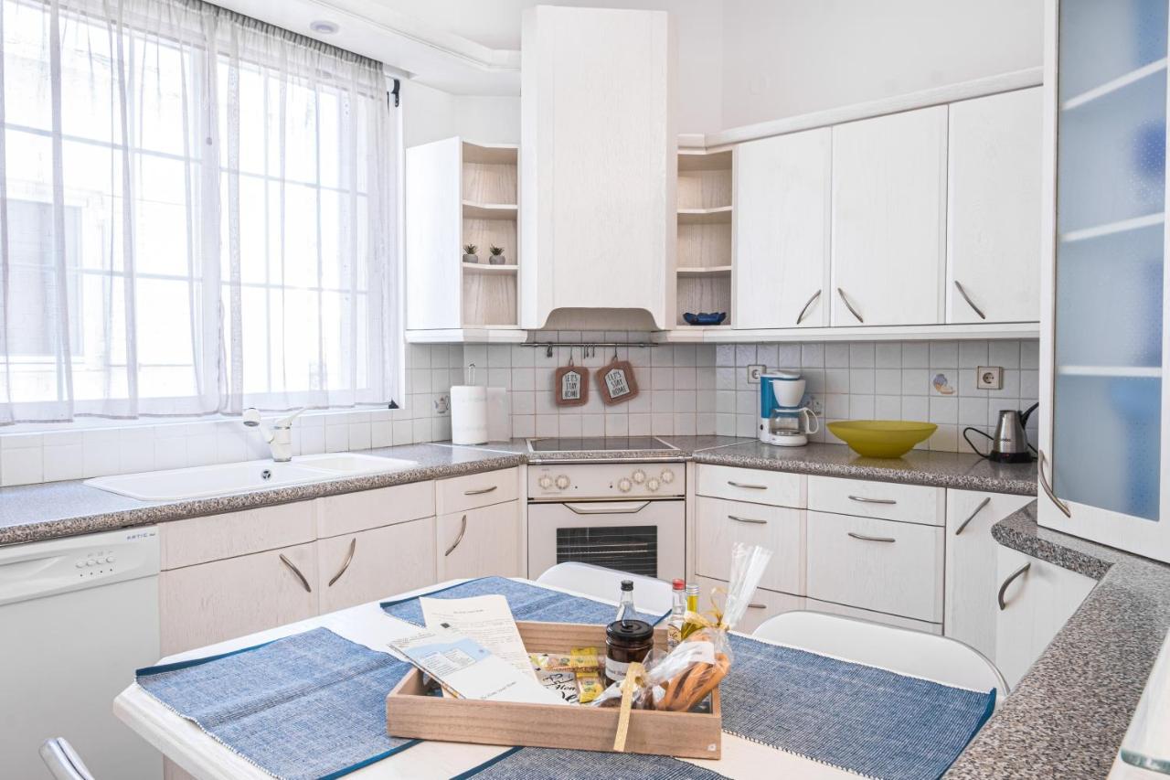 The Home Sweet Home - Family Friendly 2 Floor Apartment Kalamata Exterior foto